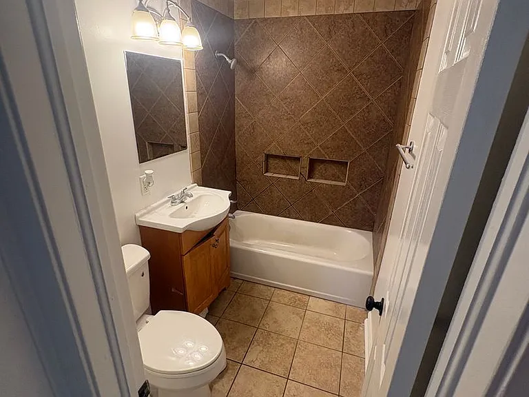 320 Ray Ave — Photo 9