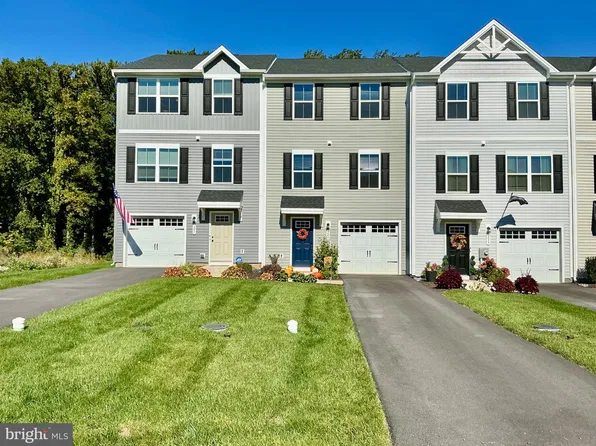243 Hamilton Ln, Coatesville, PA 19320