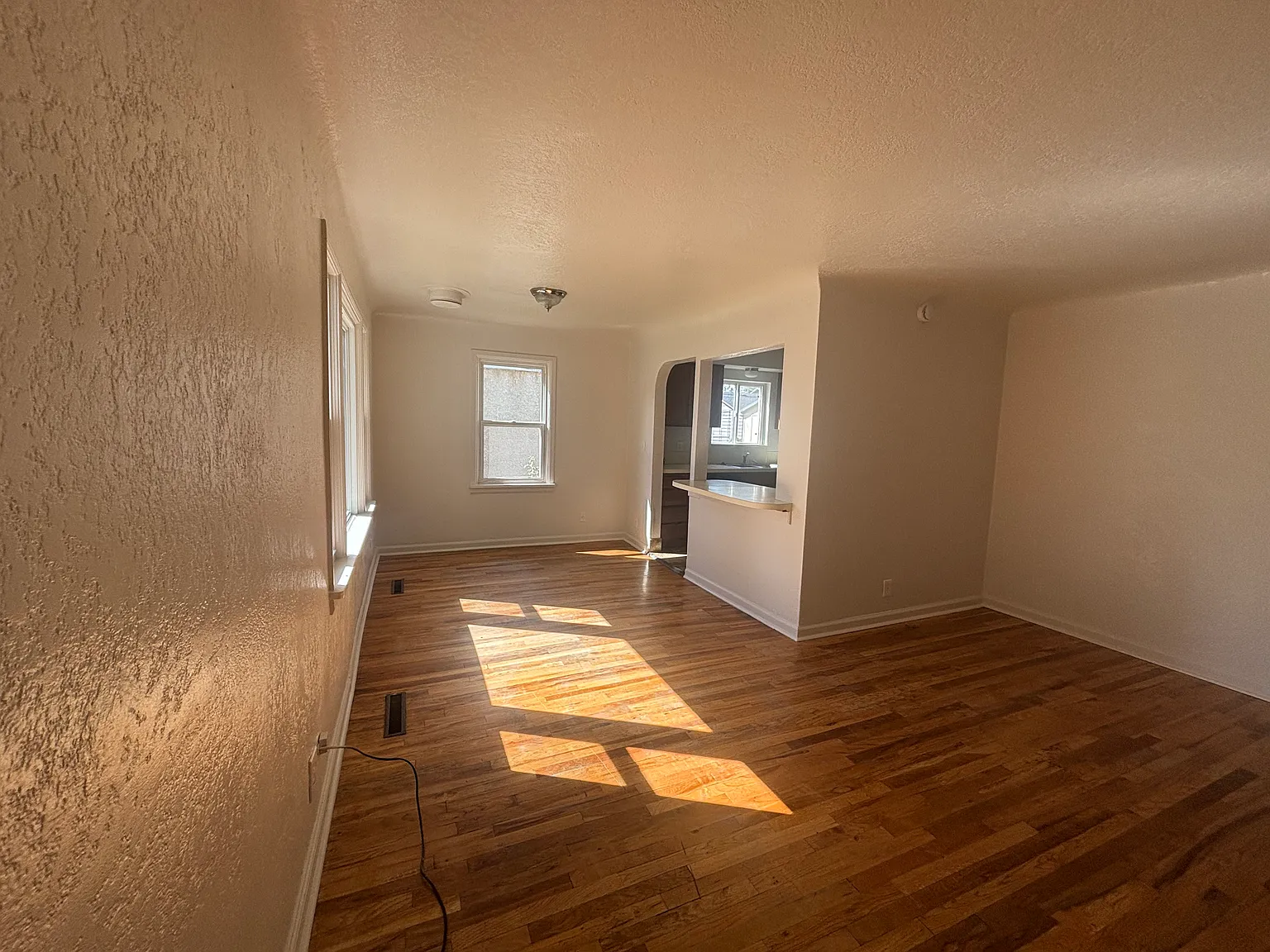 3 bed, 1068 sqft, $1,795 — Photo 1