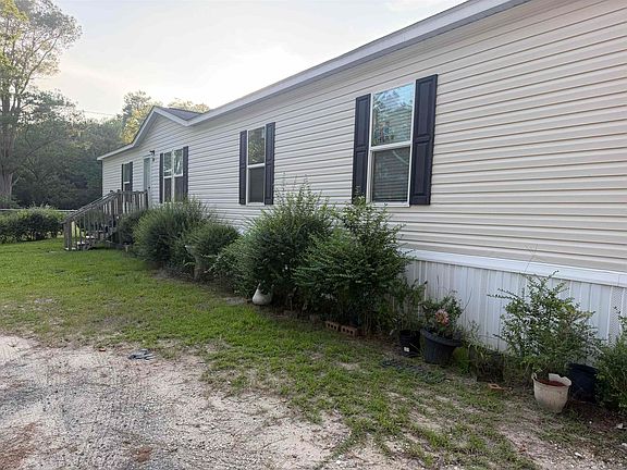 2nd image of 835 Oatland Rd.