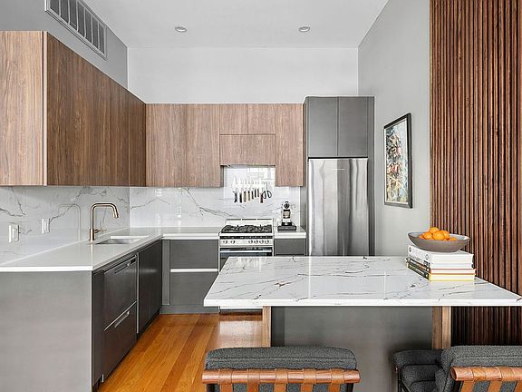 5th image of 222 Withers St #1A