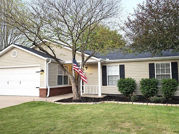 2nd image of 1506 N Greenleaf Dr