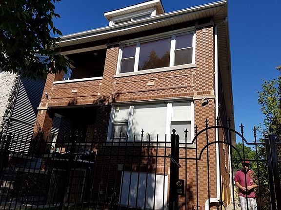 2nd image of 7139 S Rockwell St APT 1R