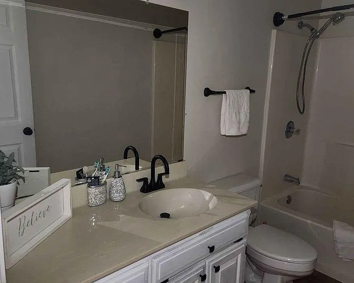 15 Woodsdale Dr #2 — Photo 6