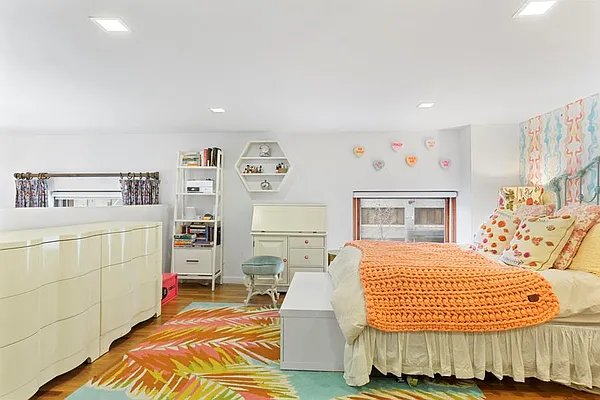 Sold by Douglas Elliman | media 25