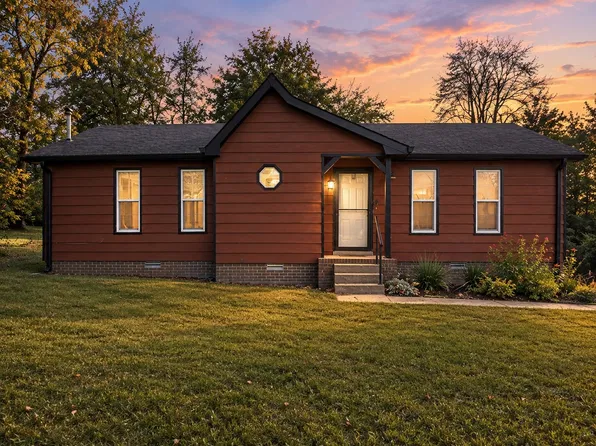 103 Ravenwood Cir, Dickson, TN 37055