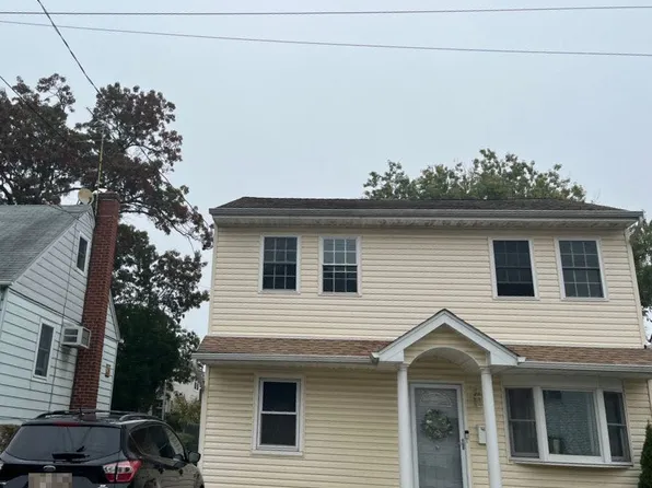 76 Graywood Rd, Port Washington, NY 11050
