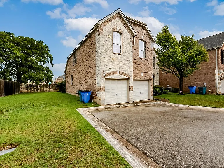 11608 Spicewood Pkwy #1 — Photo 3