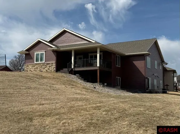 1218 Cottonwood St, New Ulm, MN 56073