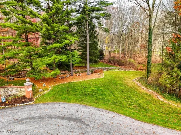 Cliff Spur Dr, Akron, OH 44333