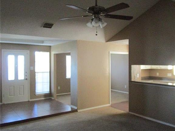 3rd image of 924 Purcell Dr