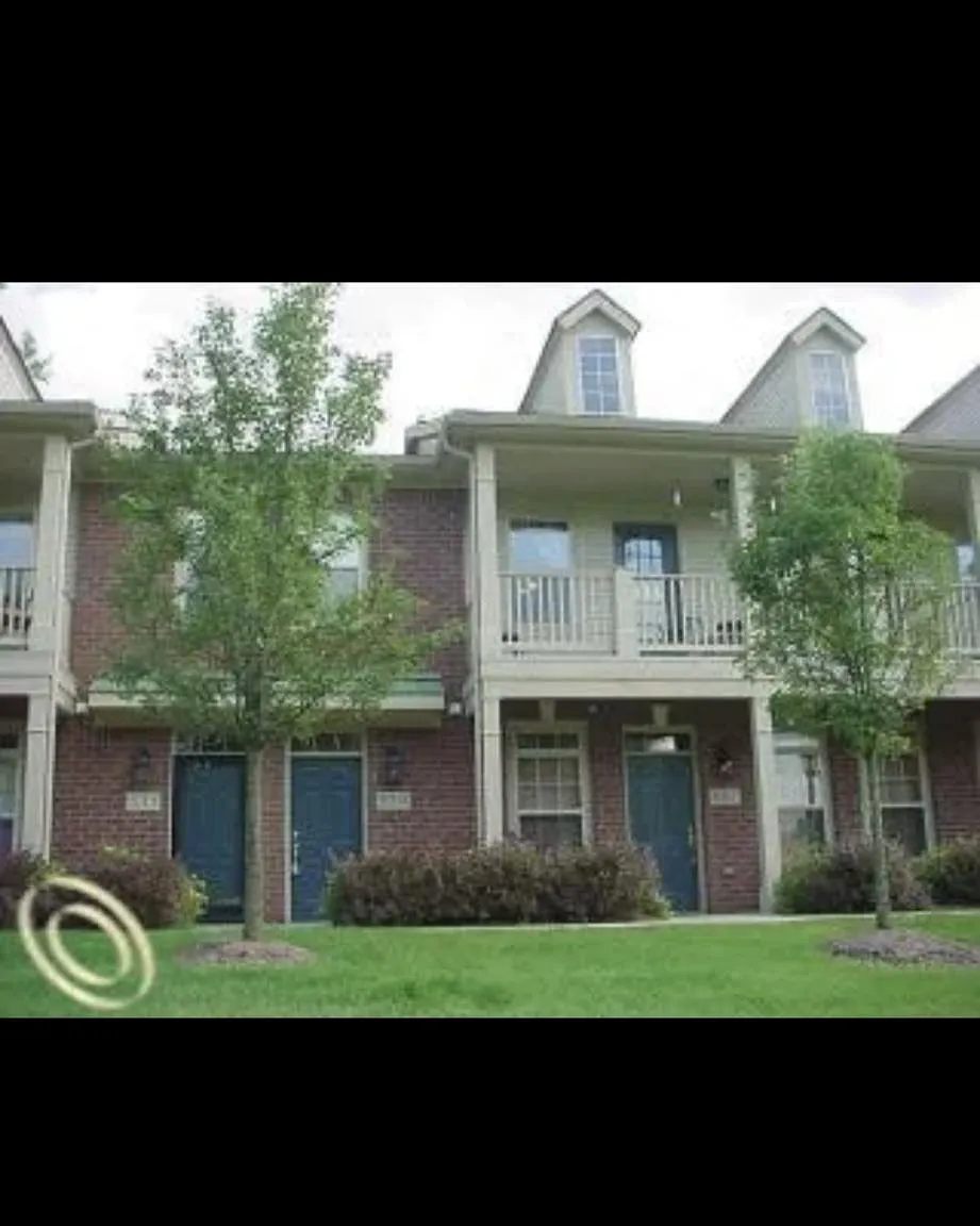 539 Riviera Ct — Photo 1