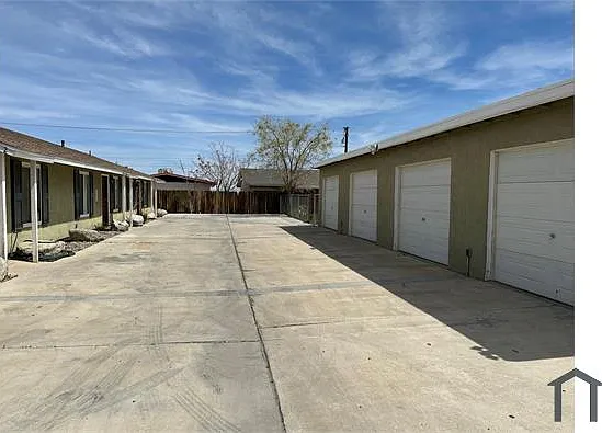 2 bed, 780 sqft, $1,750 — Photo 2