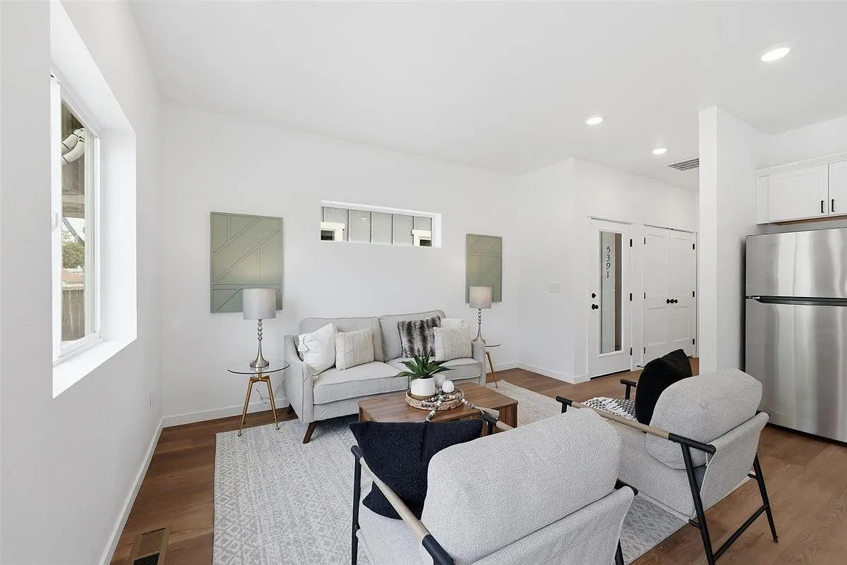 1 bed, 894 sqft, $1,495 — Photo 4
