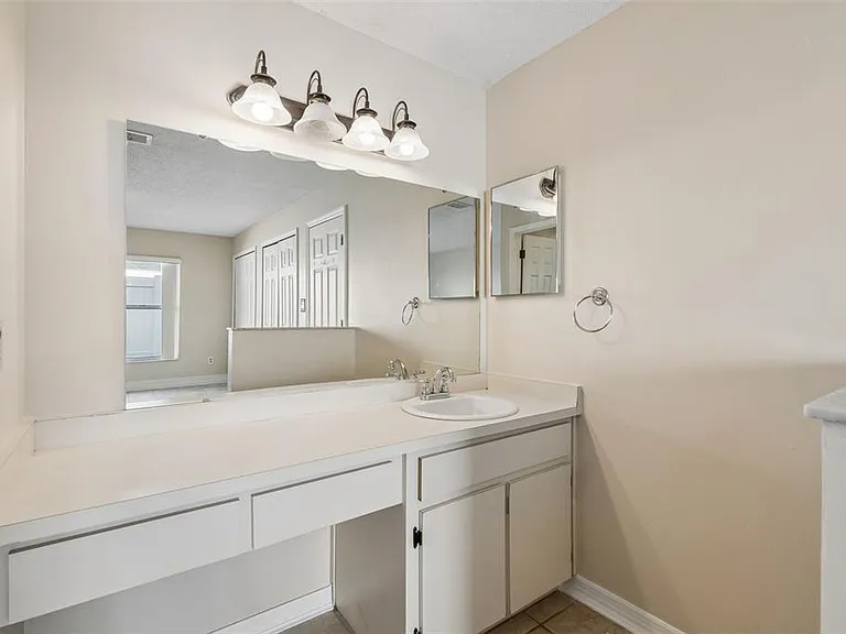 7769 Barberry Dr — Photo 17