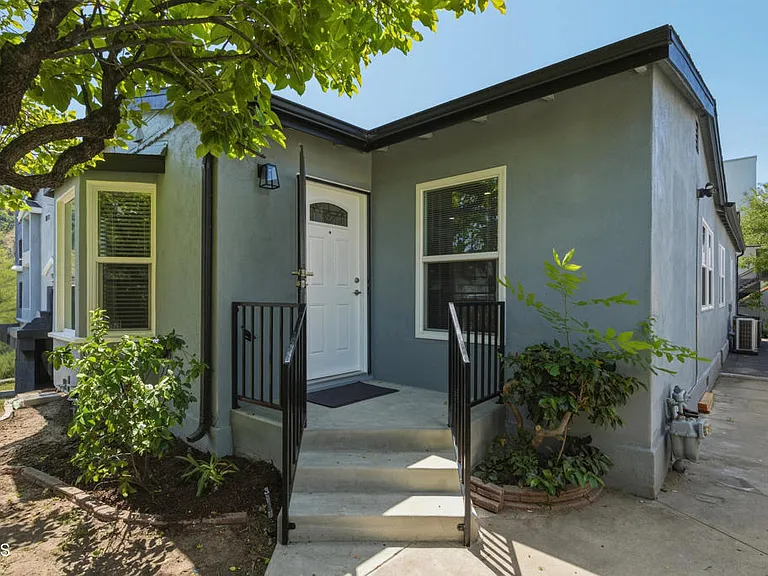 250 S Avenue 55 — Photo 3