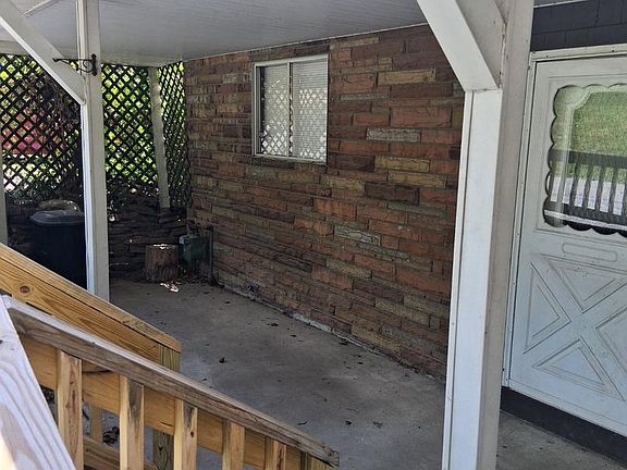 3rd image of 265 View St