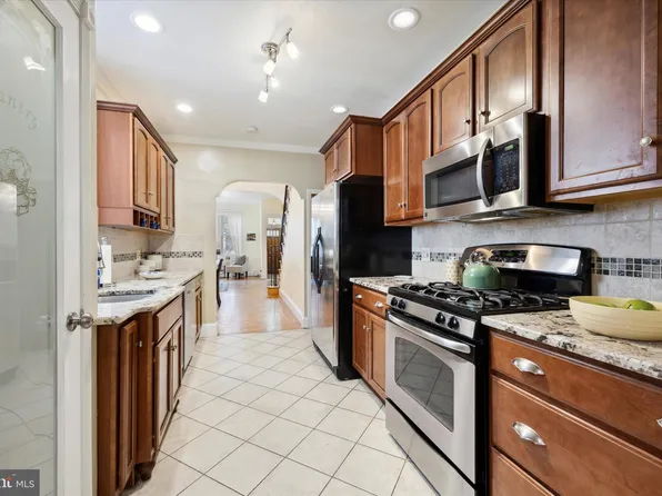 1324 Moore St, Philadelphia, PA 19148