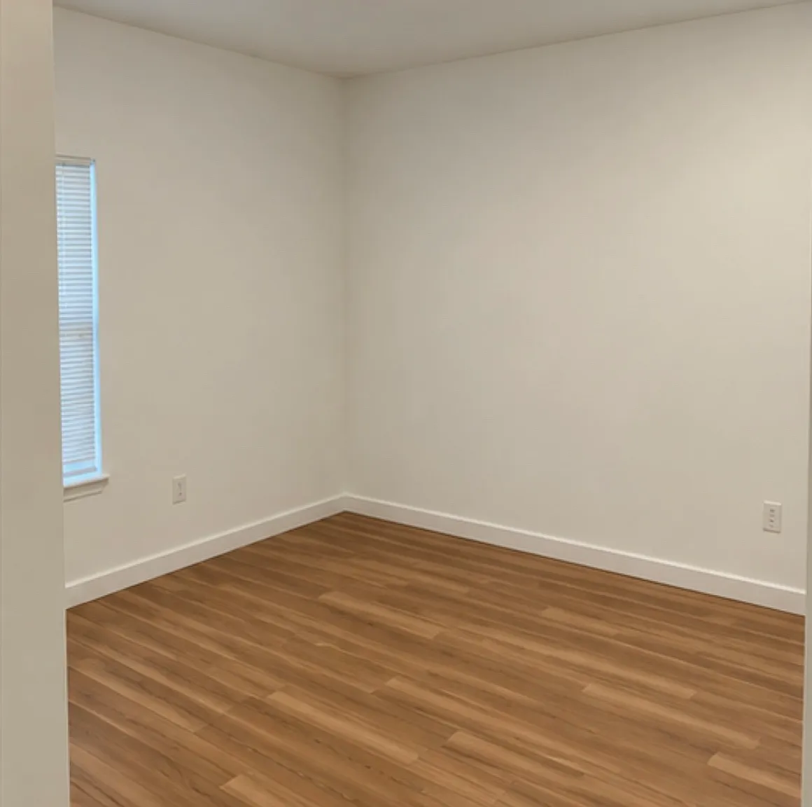 4 bed, 1200 sqft, $1,500 — Photo 2