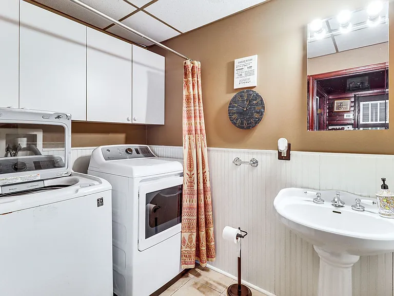 Laundry Room Cabinet