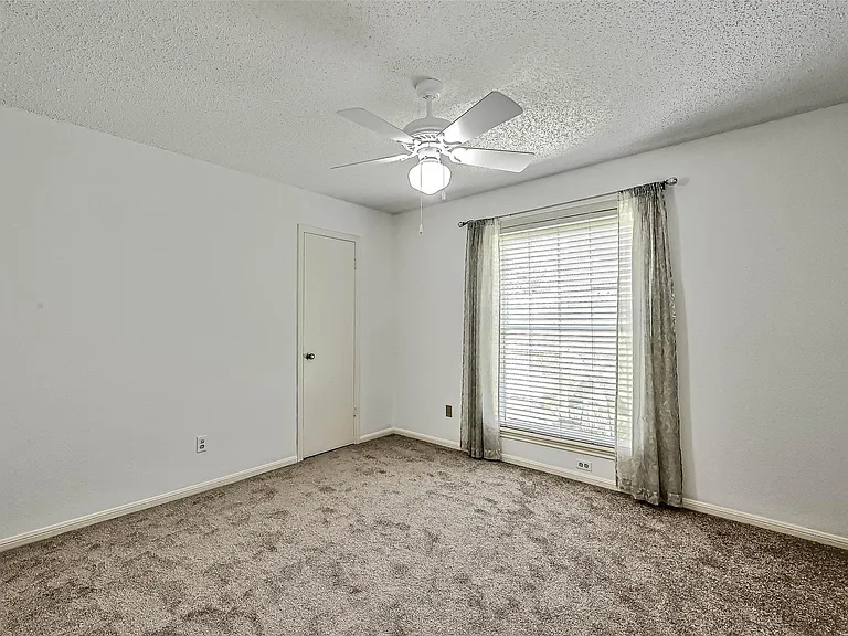 2922 Lakefield Way — Photo 26