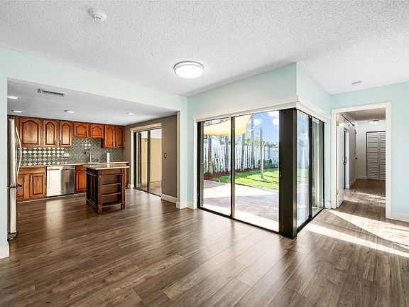 3rd image of 6353 Lantana Pines Drive