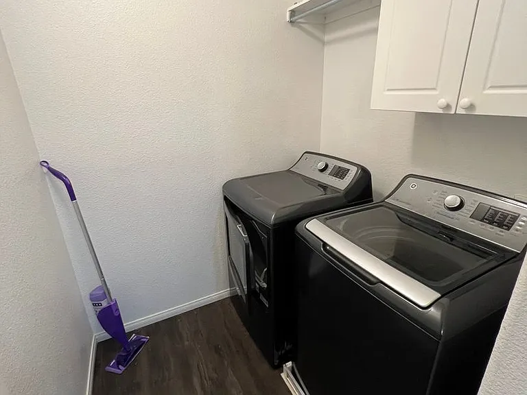 9401 Yellowshale St — Photo 33