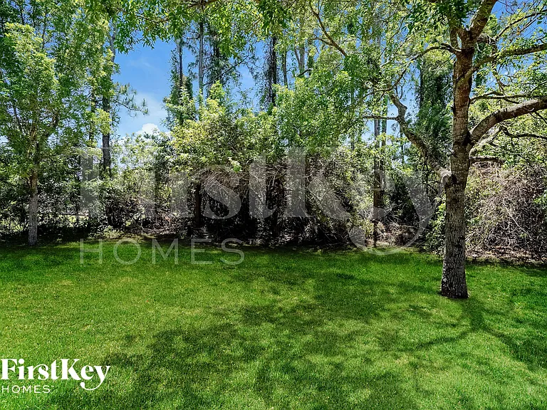 1002 NE 33rd Ln — Photo 15