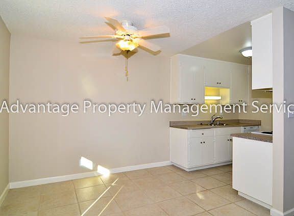 2nd image of 742 Hayes Ave APT D