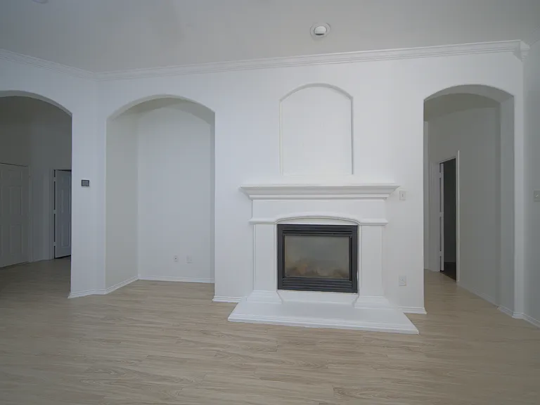 2708 Comanche Trl — Photo 14