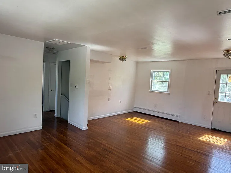 14212 Fisher Ave — Photo 7