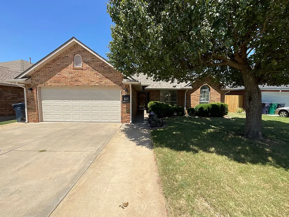 513 SW 155th Ct