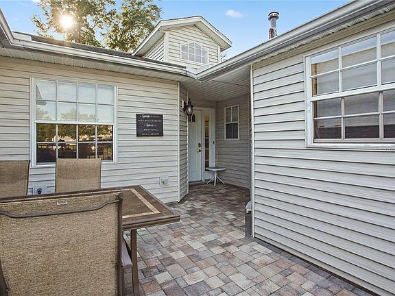 5th image of 26064 Newcombe Cir