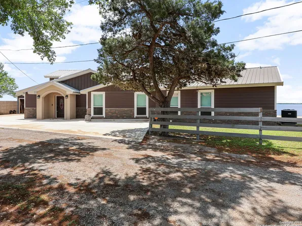 117 Sunset, Mathis, TX 78368