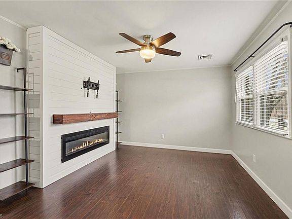 3rd image of 200 Redwood Bend Rd