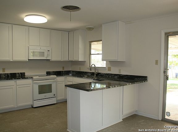 4th image of 8406 Dudley Dr