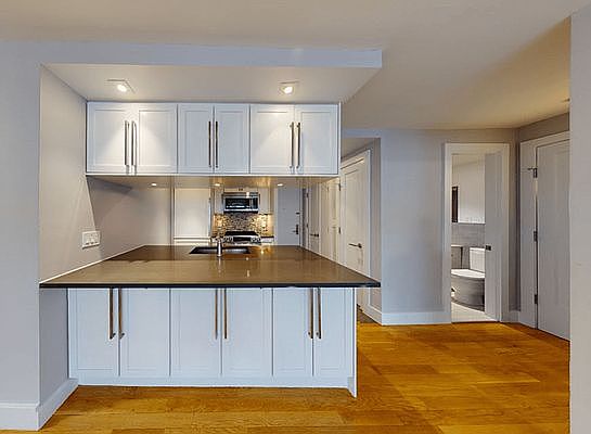 1st image of 301 E 47th St #14FG