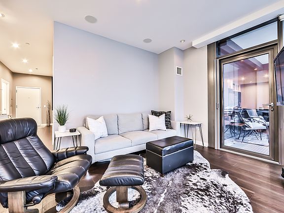 5th image of 860 W Blackhawk St #1701