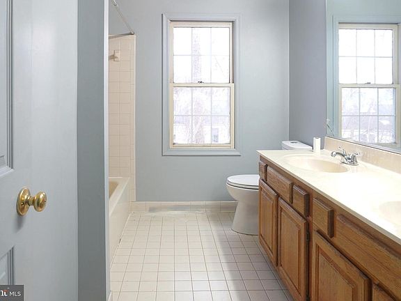 3rd image of 1509 Baytree Ter