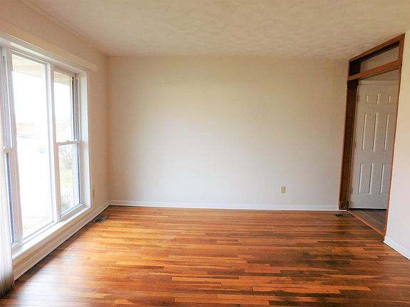 3rd image of 11419 Flagler Ln