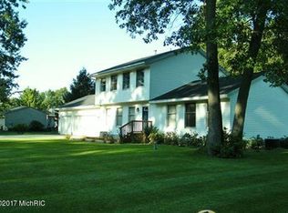 2351 Riverwood Dr, Twin Lake, MI 49457