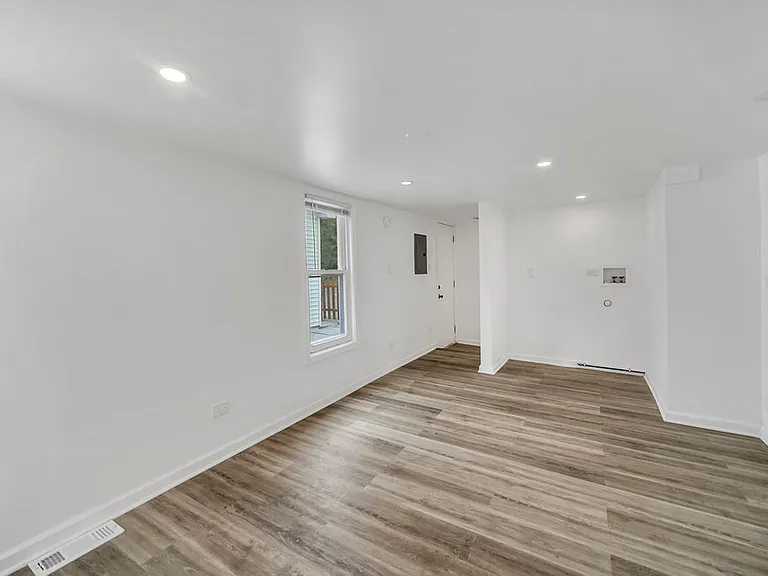 37544 N Columbus Ave — Photo 13