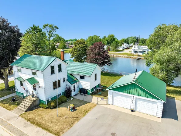 107 Knapp Ave, Oconto, WI 54153