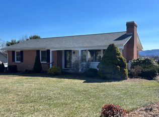 645 Mountain View Dr, Wytheville, VA 24382