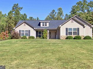 81 Esther Dr, Grantville, GA 30220