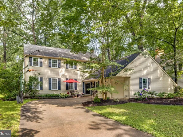 110 Wexford Dr, Cherry Hill, NJ 08003