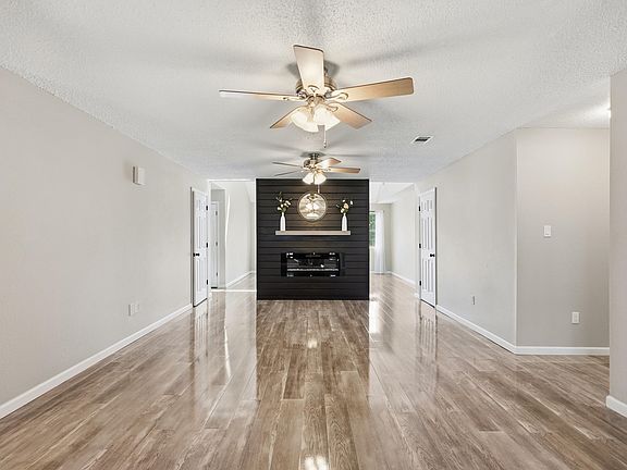 5th image of 117 W Lea Cir