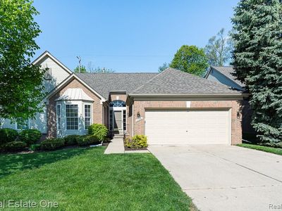 1110 Churchill Cir, Rochester, MI, 48307