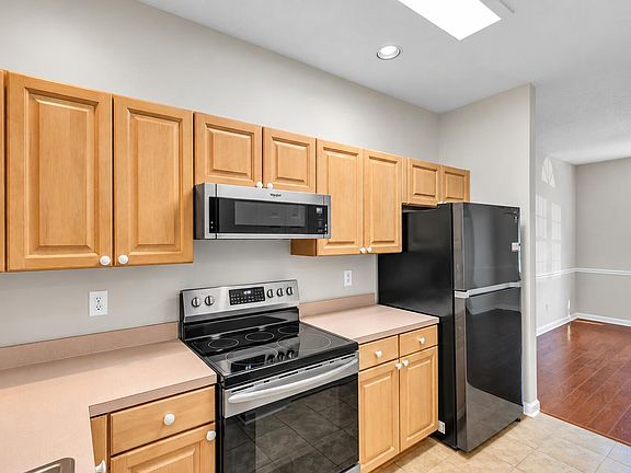 5th image of 2455 Deer Ridge Ln #C
