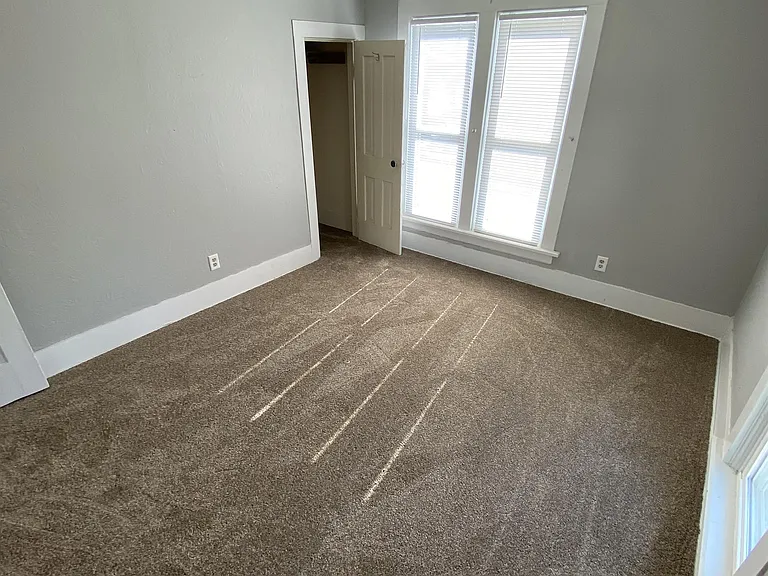 540 8th Ave — Photo 25